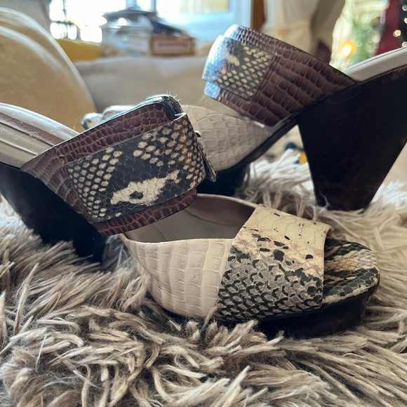 Women’s shoes - Picture 1 of 1